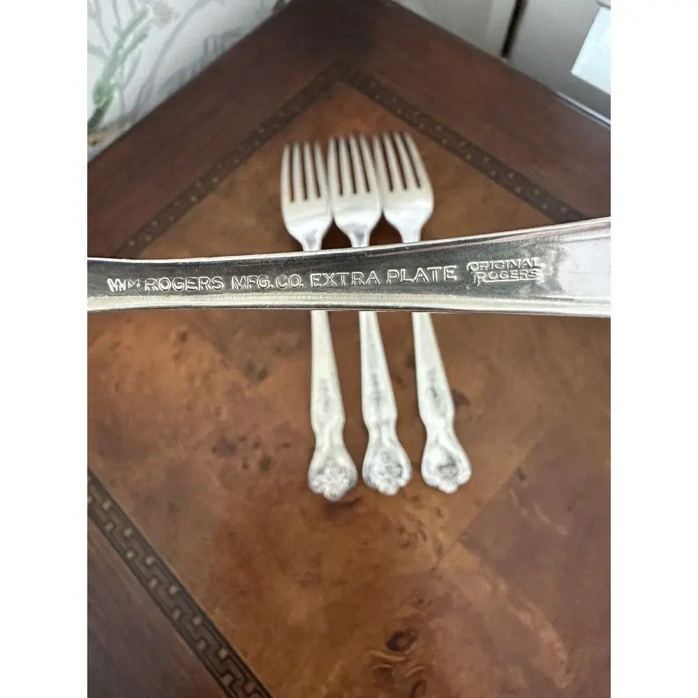 SET OF 4~ WM Rogers MFG Co. Extra Silver Plate Original Rogers 7.5